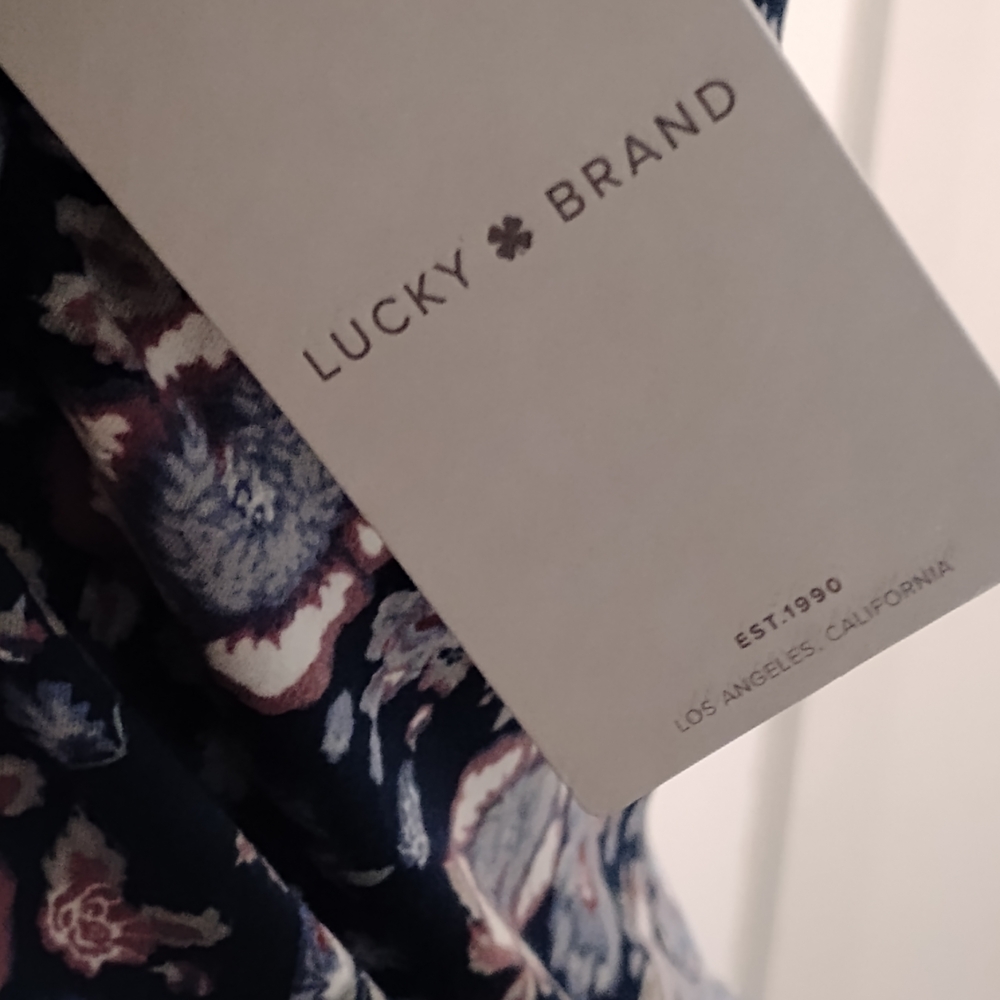 New Lucky Brand Floral Navy Blouse - Picture 5 of 7